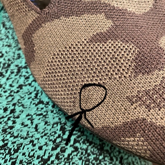 Rothy’s Mink Camo Loafers Size 8 *Damaged* - Picture 10 of 10